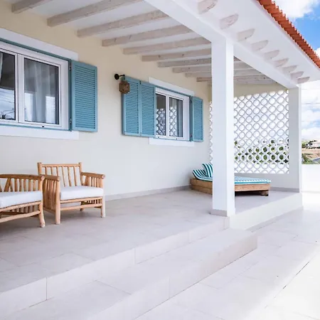 Casa Do Cacto - By Wehost *