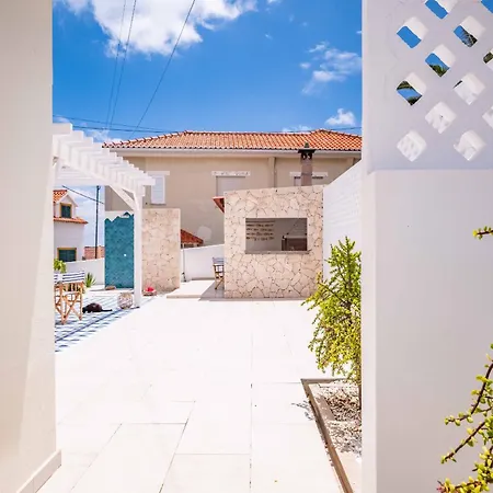 Casa Do Cacto - By Wehost *