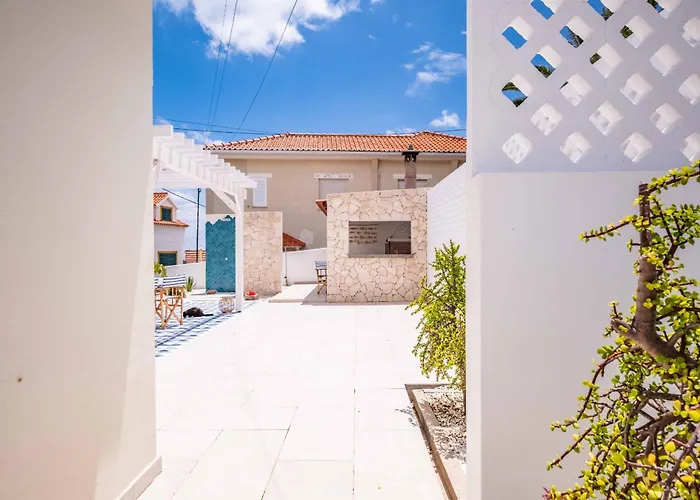 Casa Do Cacto - By Wehost *